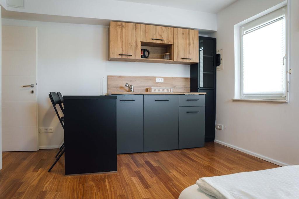 Apartma Papillon Apartment *